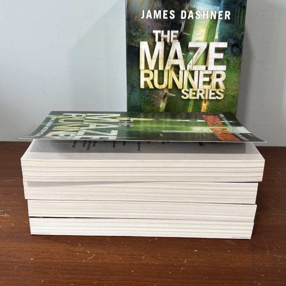 The Maze Runner Series by James Dashner 4 Paperbacks Boxed Set - Picture 10 of 11